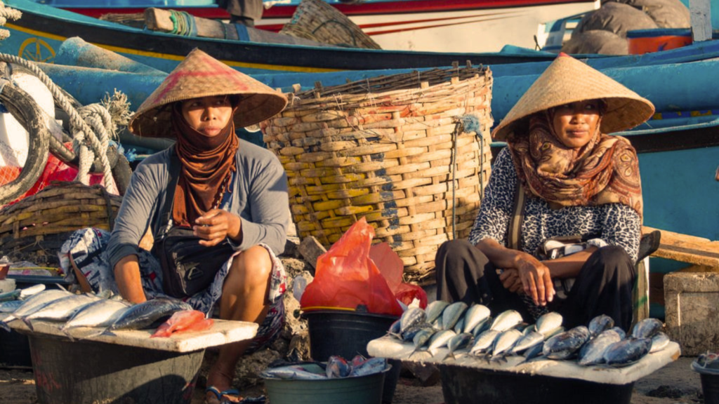 Thanh Ha Fish Market in the early morning. (Source: geolis06 )