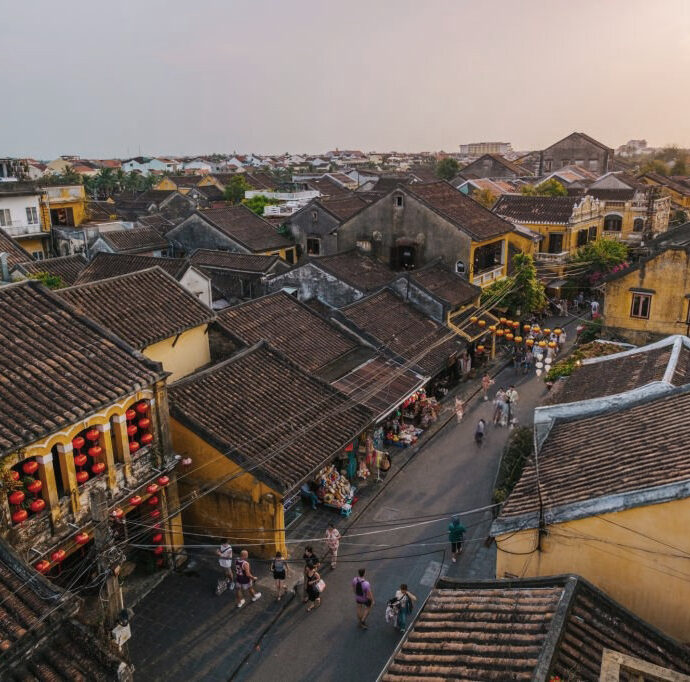 Kiến trúc kể chuyện bằng gỗ, ngói và ánh sáng