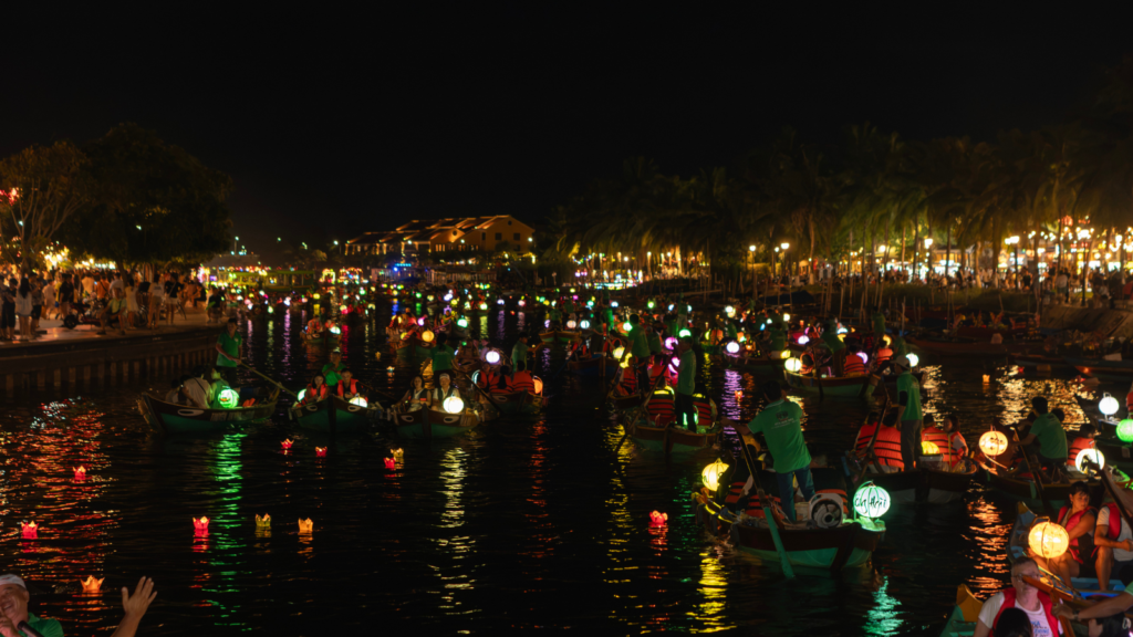 Hoi An boat ride on the Hoai River in Hoi An Ancient Town