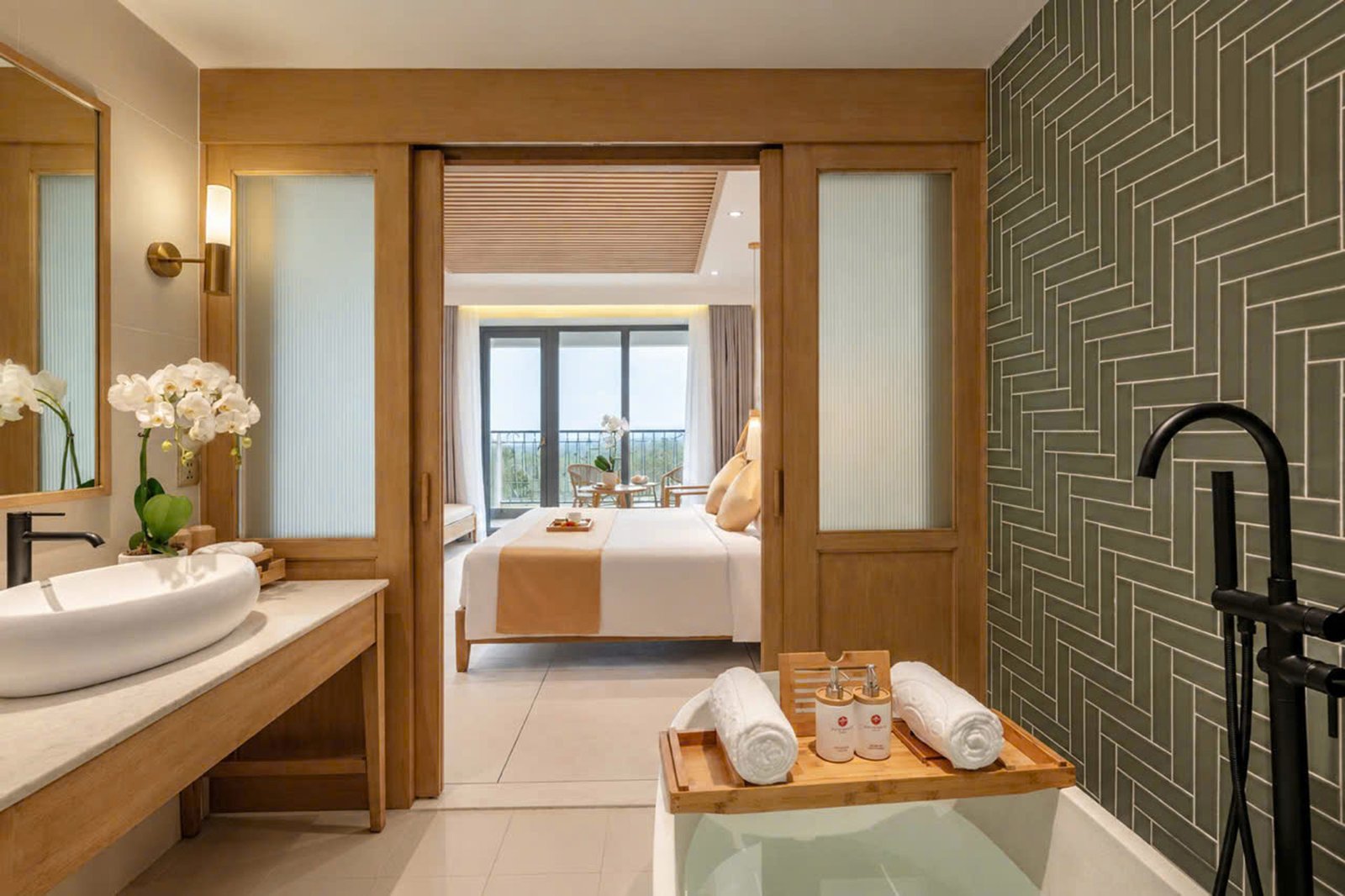 From Bath to Bedroom at Little Oasis Hoi An