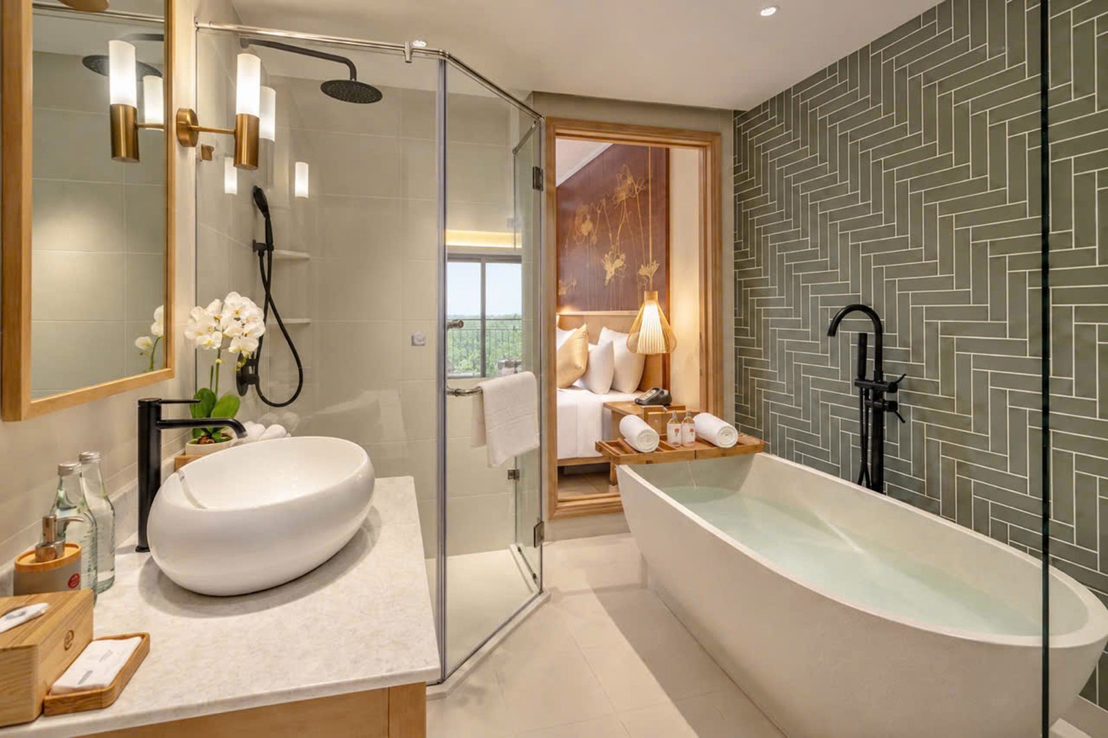 A Freestanding Bathtub at Little Oasis Hoi An