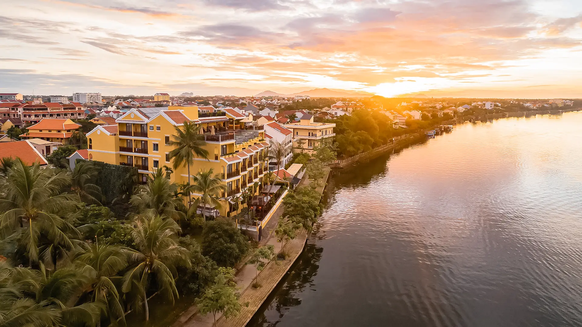 Little Riverside Hoi An riverfront hotel
