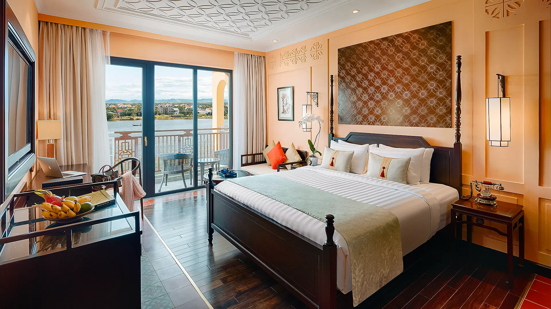 Little Riverside heritage riverside stay