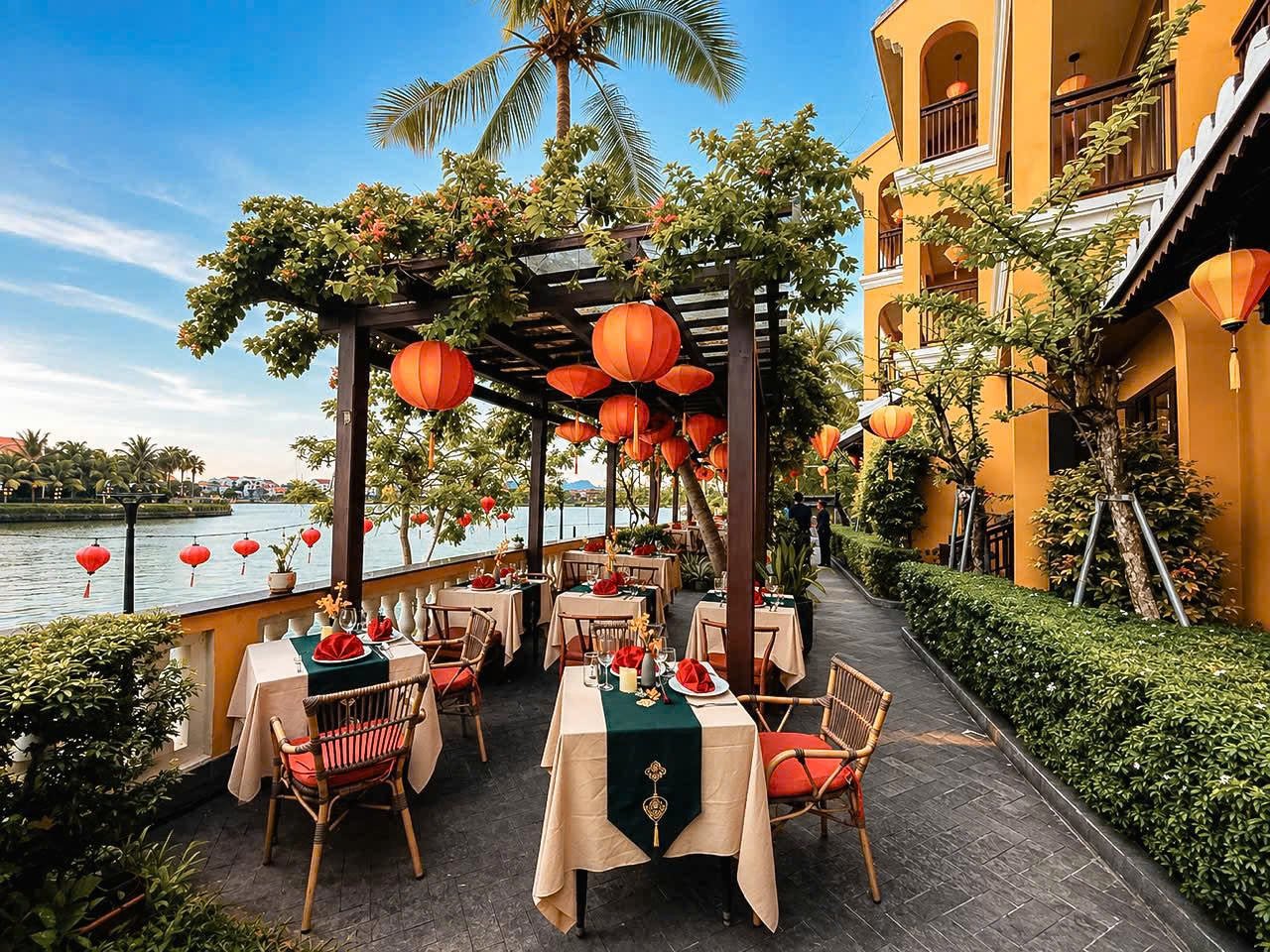 Riverside terrace at Traders Waterfront Restaurant