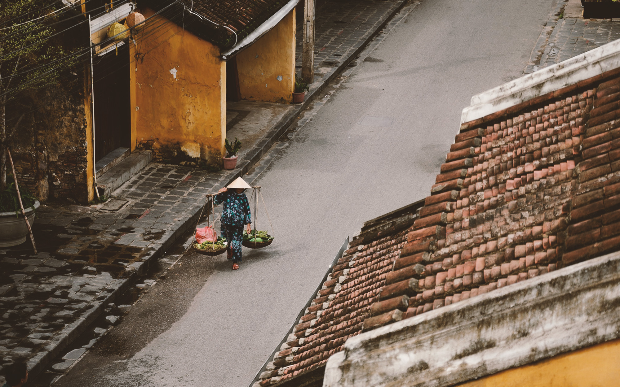 Hoi An ancient town street scene